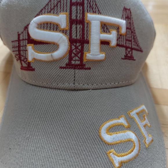 Hat - Picture 2 of 4